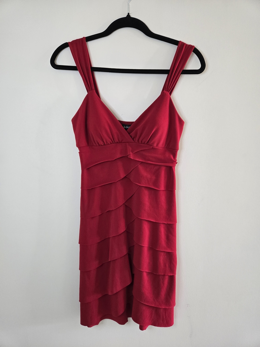 le chateau red ruffle tiered cascade skirt, v-neck formal mini dress, small